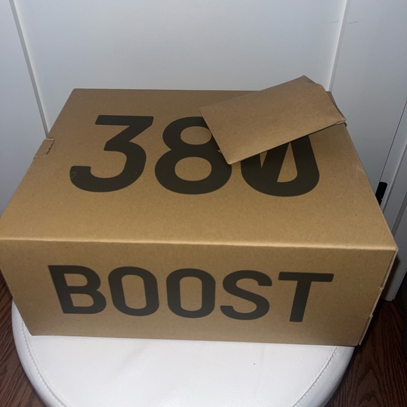 YEEZY BOOST 380 - Picture 7 of 7